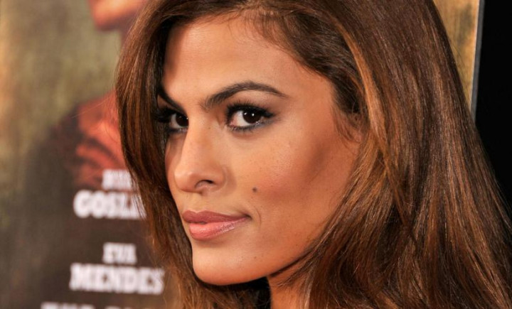 Eva Mendes Bintangi 