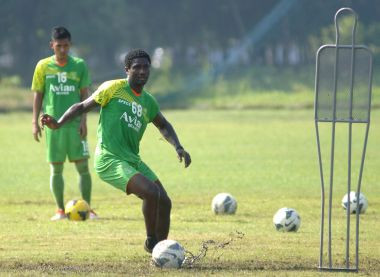 Eks Manchester United Absen di Laga Persebaya Kontra Pusamania