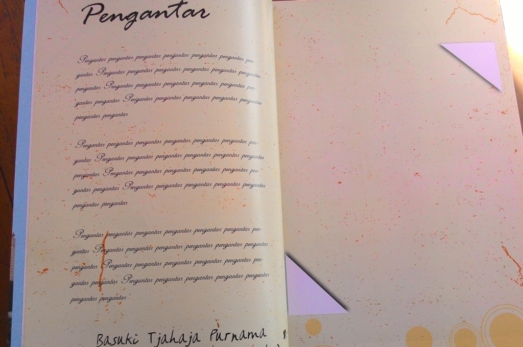 Halaman kata pengantar Ahok di buku Rina. (Foto:Intan Fauzi)