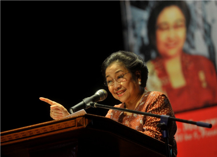 Megawati Akhiri Pidato dengan Puisi Bung Karno 