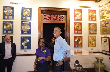 Kunjungi Museum Bob Marley, Obama: Saya Punya Semua Albumnya