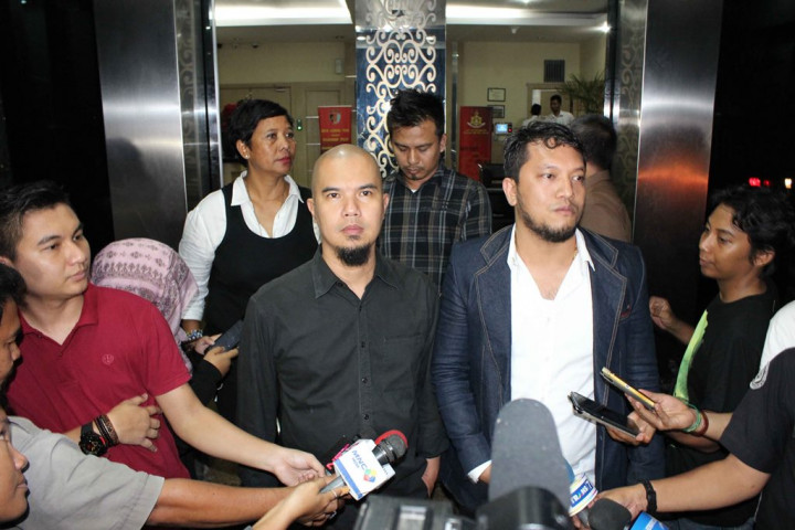 Ahmad Dhani Penuhi Panggilan Polda Metro Jaya Terkait Perseteruannya dengan Farhat Abbas 