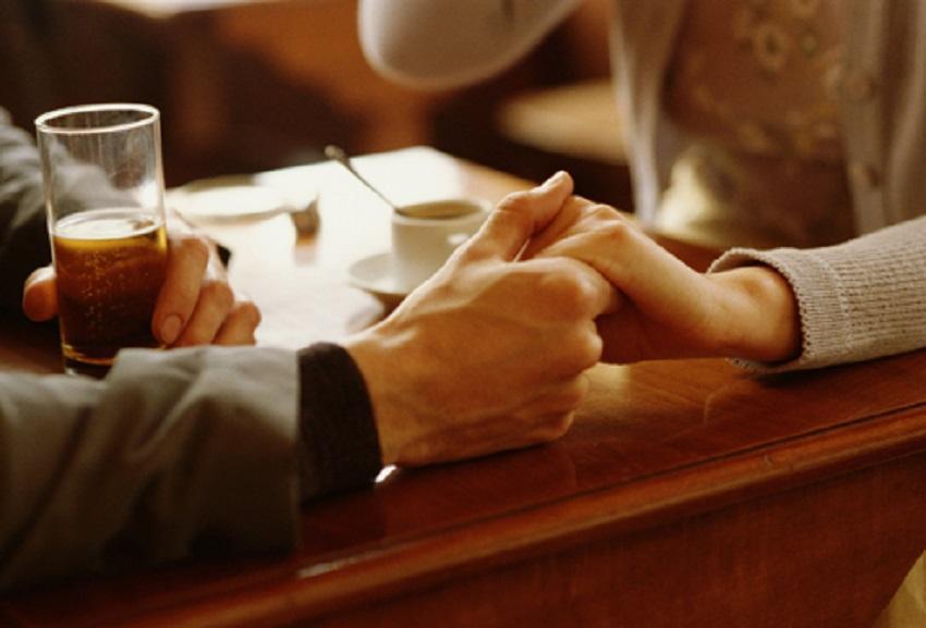 Foto: Sentuhan penuh arti / oddpad.com