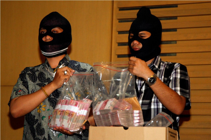 Adriansyah Cs Diduga Terlibat Suap Pengurusan Izin