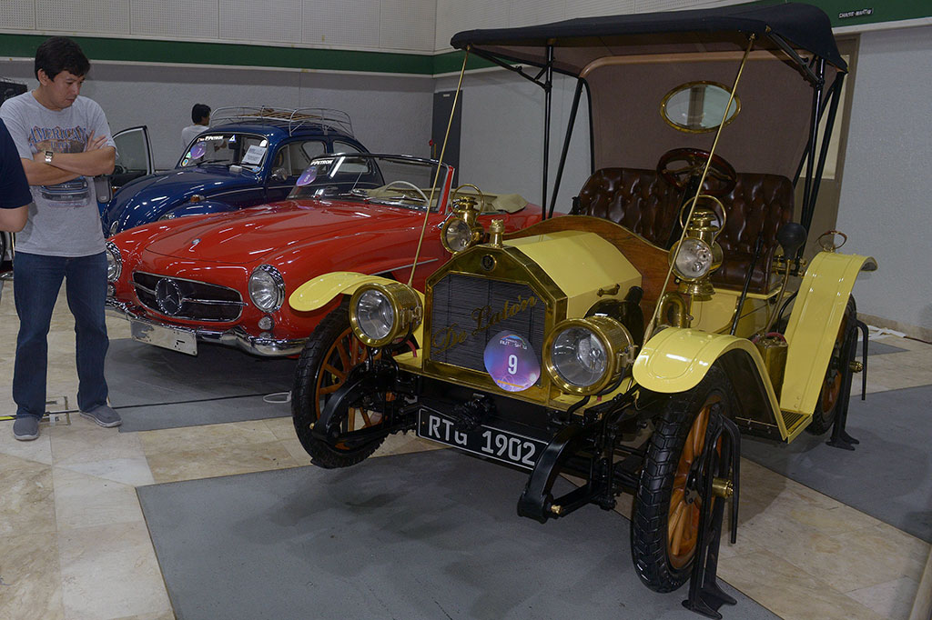 Manila International Auto Show Tampilkan Mobil-mobil Antik
