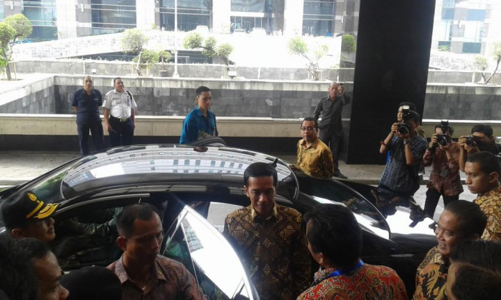 Kunjungi SMA 2 Jakarta, Ini Pesan Jokowi untuk Peserta UN  