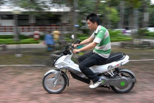 Tiongkok Lirik Indonesia Kembangkan Motor Listrik