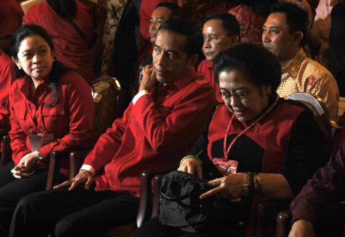 Presiden, Petugas Partai atau Konstitusi?