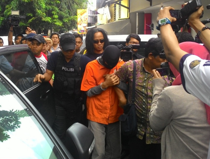 Pembunuh Deudeuh Disoraki Stres 