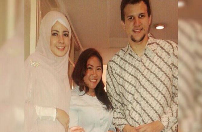 Risty Tagor dan Stuart Collin Menikah Hari Ini 