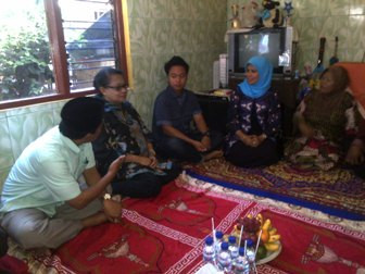 Menteri Yohana Tawarkan Beasiswa kepada Anak Siti Zaenab