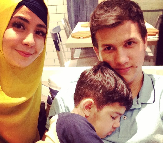 Sah, Risty Tagor dan Stuart Collin Resmi Jadi Suami Istri 