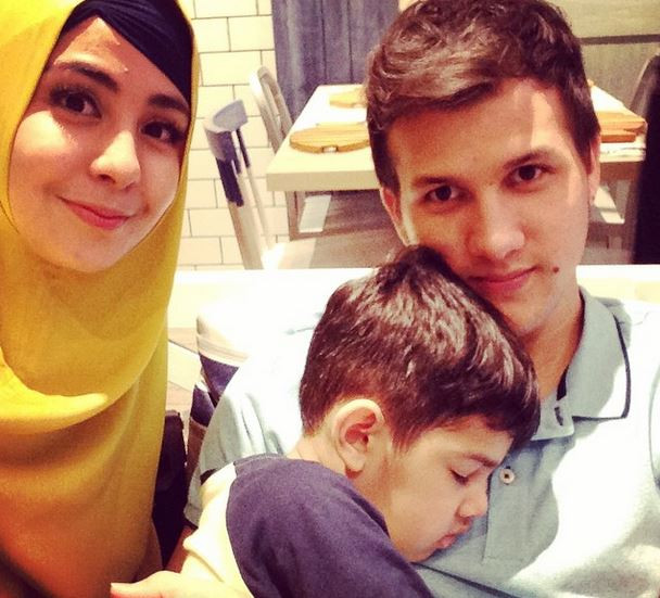 Risty Tagor - Stuart Collin Pilih Tunda Momongan