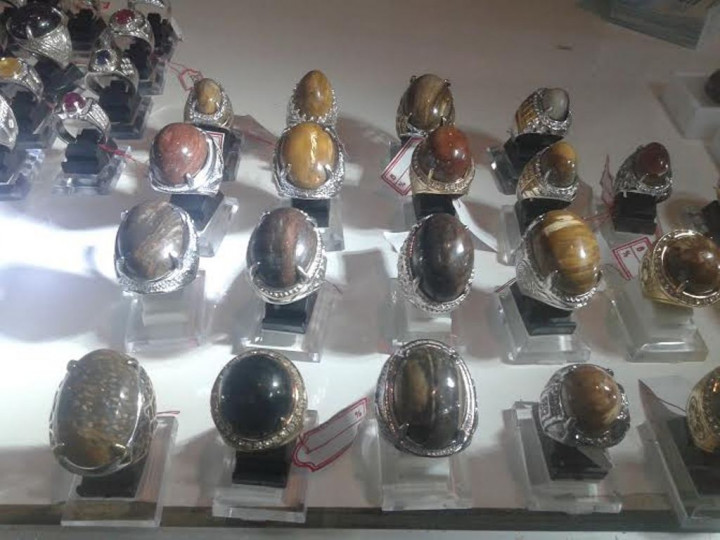 Mengintip Keunikan Batu Akik Indonesia