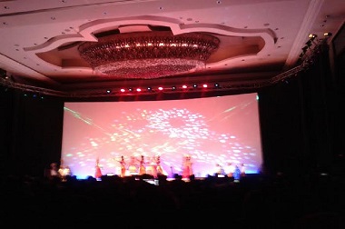 Tarian Jaipong Memeriahkan Pembukaan Pertemuan Smart City di Bandung