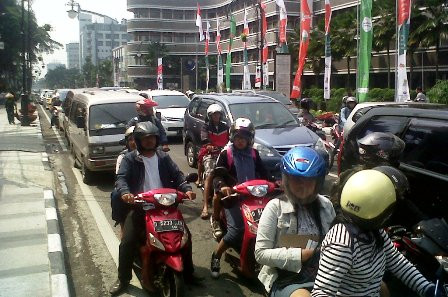 Gladi Bersih KAA, Lalin Sejumlah Jalan di Bandung Macet