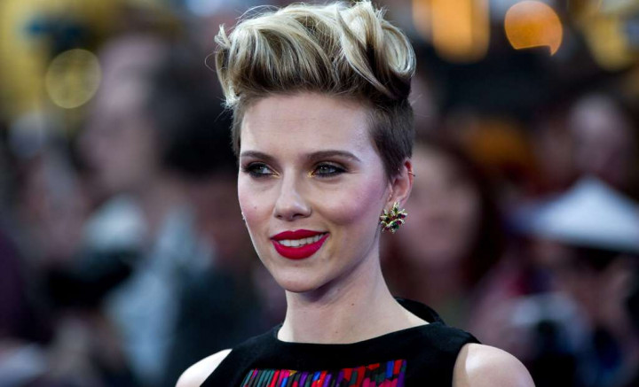 Scarlett Johansson: Chris Hemsworth Seksi 