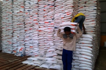 Telat 4 Bulan, Raskin di Bangkalan Akhirnya Disalurkan