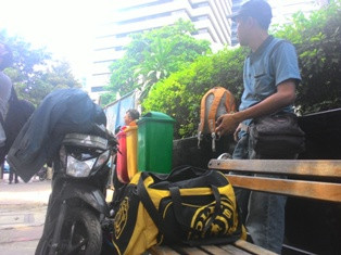 KAA 2015, Ini Cara PKL Cari Untung