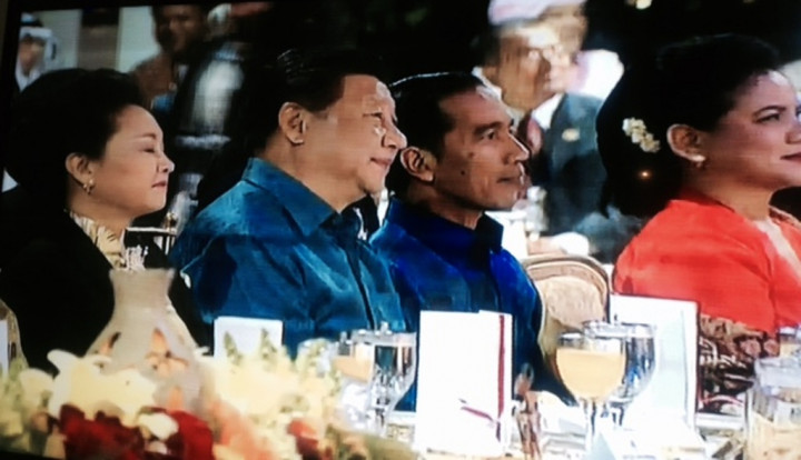 Makan Malam dengan Jokowi, Presiden Tiongkok Berbatik 'Kembar'