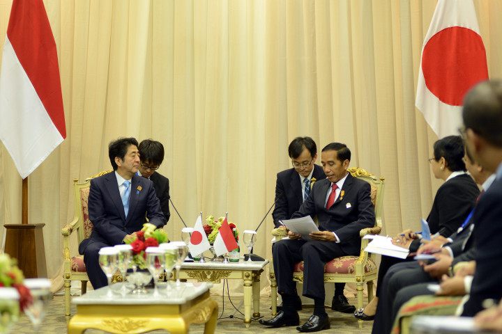 Jokowi Jamu Delegasi KAA di Istana Merdeka