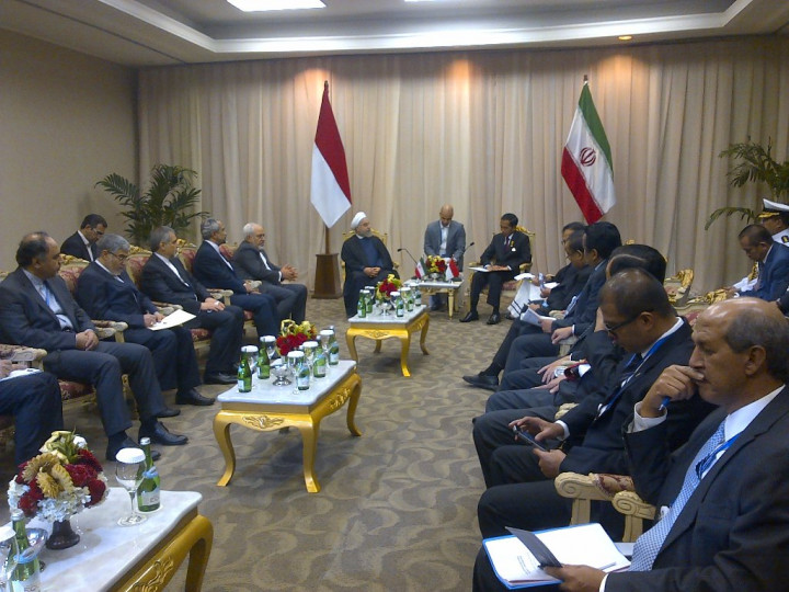 Temui Jokowi, Presiden Iran Siap Investasi di Indonesia 