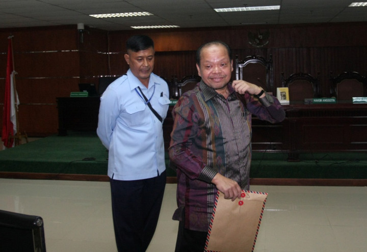 Alasan Jaksa Tak Cantumkan Gelar Sutan Dalam Dakwaan