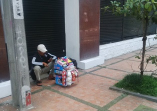 Jalan Asia Afrika Ditutup, Pedagang Mengeluh Omzet Menurun