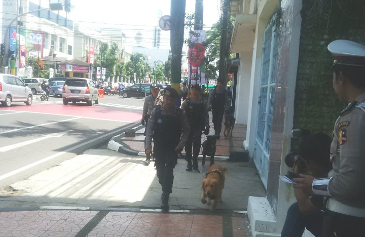 Tim Anjing Pelacak Mulai Sisir Kawasan Jalan Asia Afrika