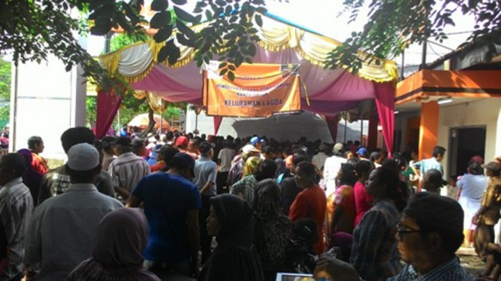 Warga Kelurahan Lagoa Rela Antre 3 Jam untuk Dapat Dana PSKS