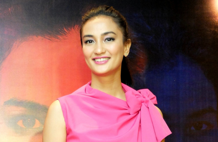 Atiqah Hasiholan Galang Dana untuk Nenek Asyani