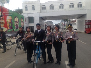 Seusai Penutupan KAA, Ridwan Kamil Dihadang Polisi dan Tentara