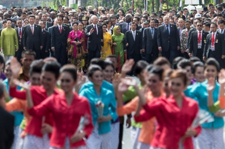 Keramahan Warga Bandung Warnai Puncak Perayaan KAA Hari Ini