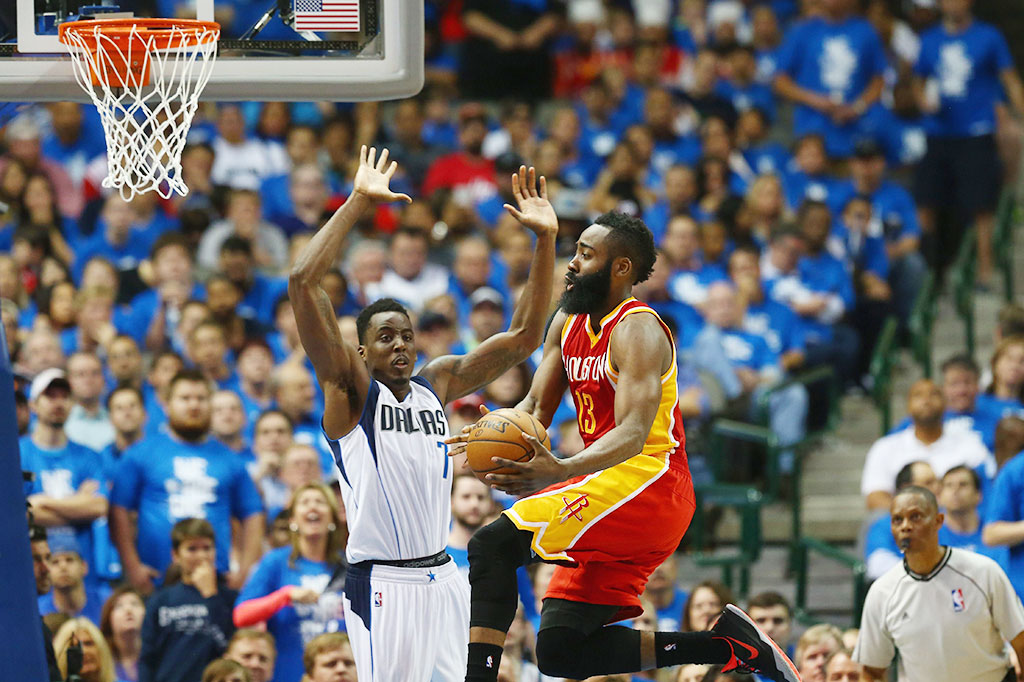 Rockets Kalahkan Mavericks 130-128