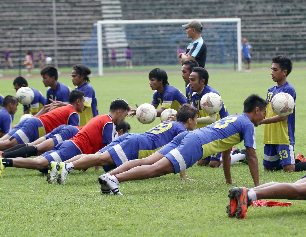 Persegres Gresik United sedang berlatih. (Foto: Antara/Muhamad Iqbal)