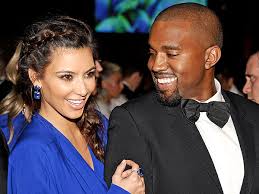 Kim Kardashian dan Kanye West Kepergok Naik Pesawat Ekonomi