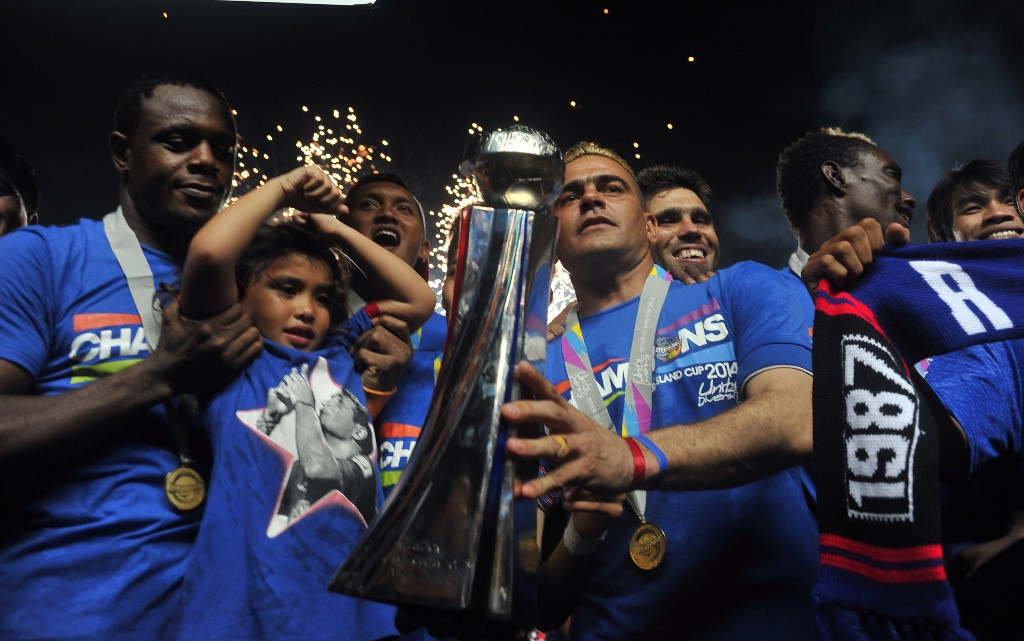 Arema Cronus saat menjadi juara Inter Island Cup 2015 (ANTARA FOTO/Feny Selly)