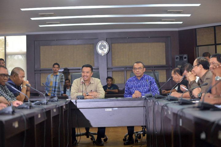 Ini Penjelasan Kemenpora atas Kehadiran Arema dan Persebaya