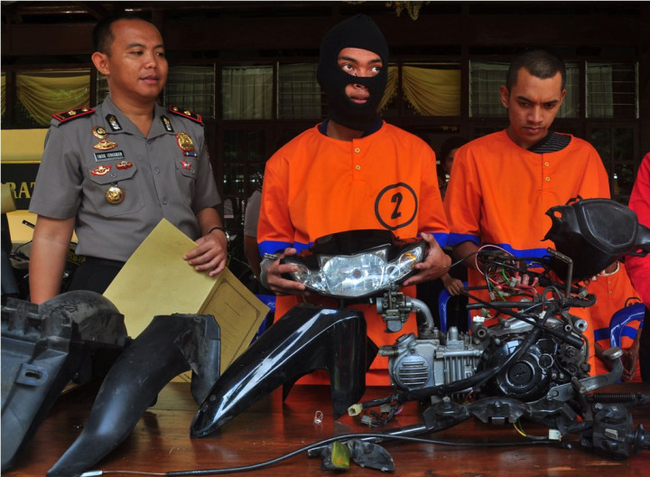 Pasangan Ini Curi Motor untuk Modal Nikah