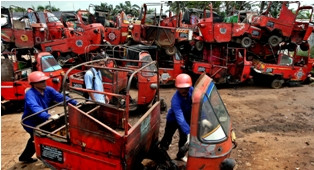 Ahok Klaim Sudah Musnahkan 7 Ribu Bajaj Oranye