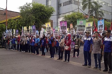 Pemprov Jatim Fasilitasi Perwakilan Buruh Sampaikan Aspirasi ke Jakarta