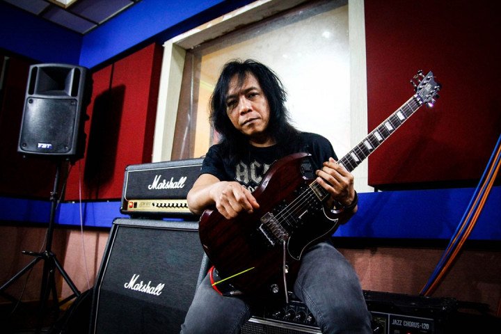 Eet Sjahranie, atas Nama Musik Rock