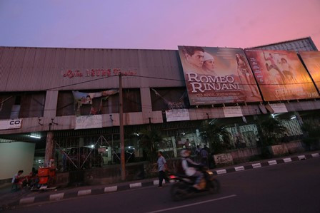 Riwayat Jatuh Bangun Bioskop     