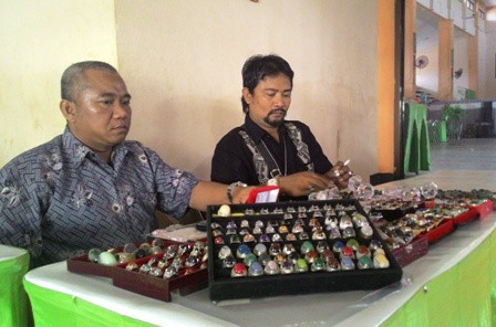 Wah! Ada Pameran Akik di Festival Buruh di Mojokerto