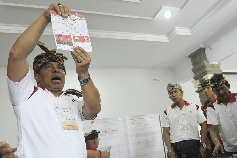 Momentum Kebangkitan Demokrasi Lokal