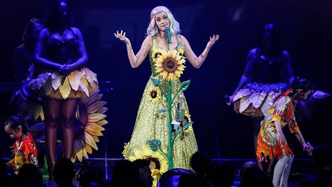 Kostum Bunga Matahari Katy Perry Tuai Kontroversi di Tiongkok