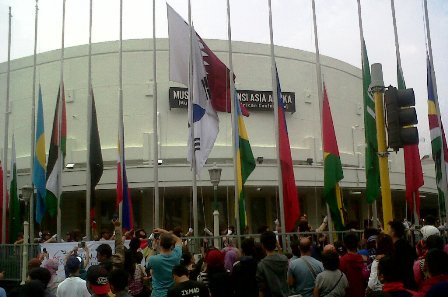 Puncak Acara KAA Selesai, Bendera Peserta Diturunkan