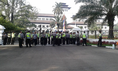 Hari Buruh, Polisi dan Tentara Jaga Ketat Gedung Sate