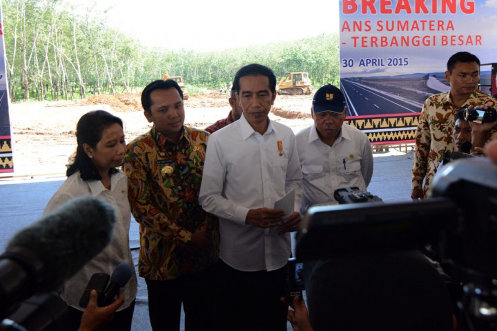 Jokowi Kejar Pembangunan Tol Palindra Tiga Tahun 