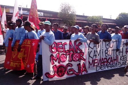 Buruh Becak Motor di Yogyakarta Ikut Berdemo, Tuntut Legalitas